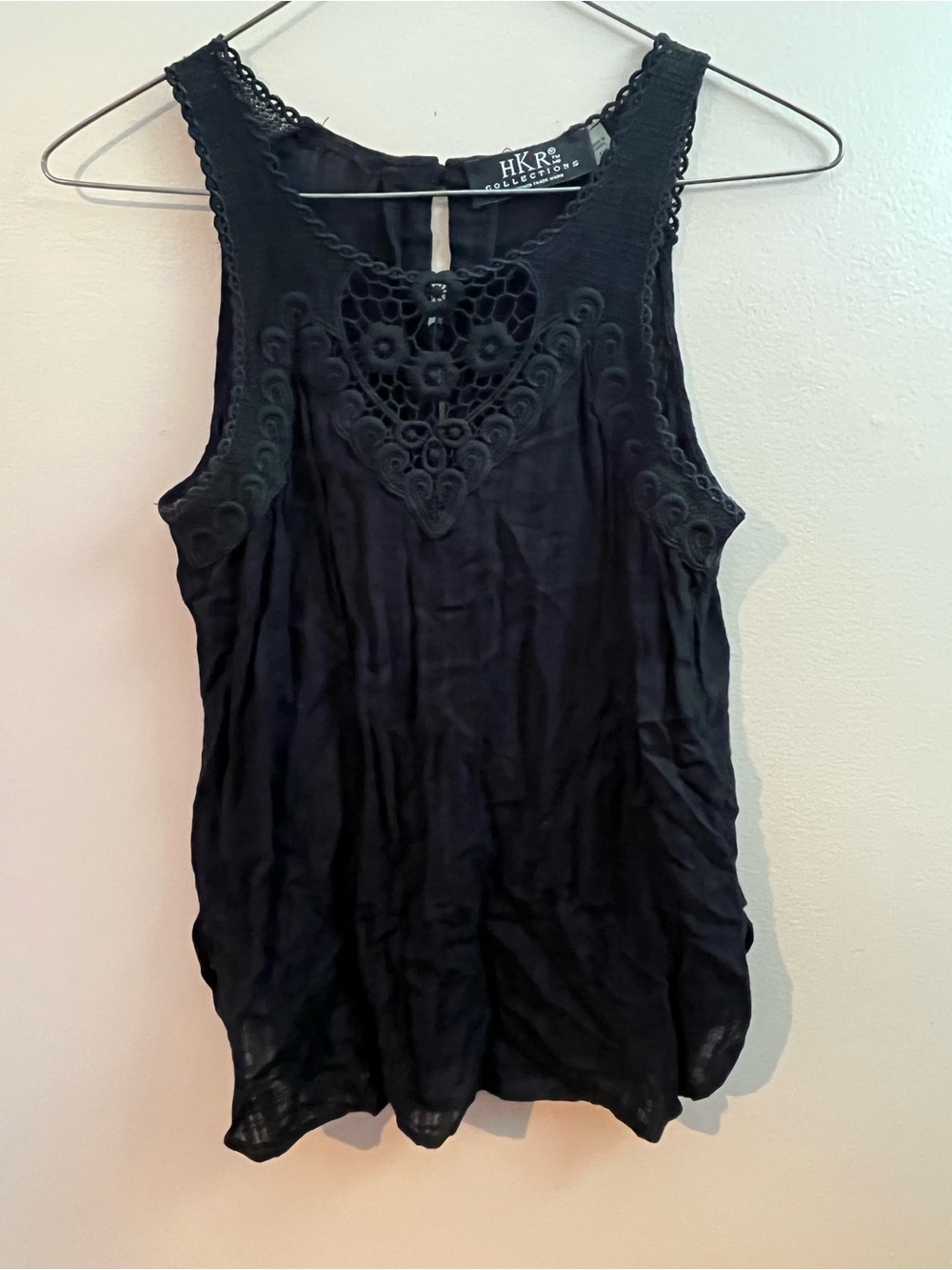 Hera Collection Black Crochet-Detail Sleeveless Camisole